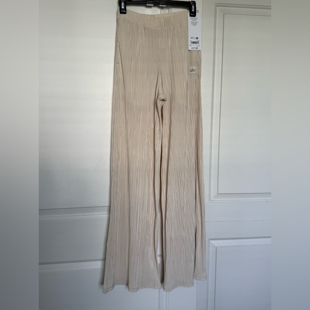Alo Yoga High Waist Micro Plisse Straight Leg Pant